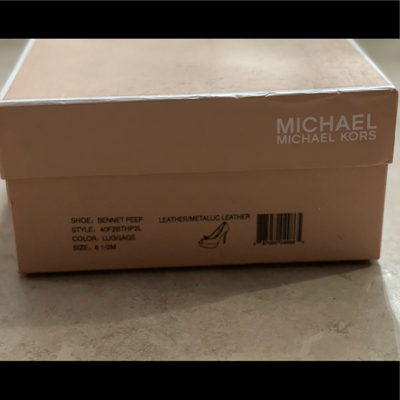 Michael Kors Bennett Peep Toe Platform Pump - Picture 6 of 9